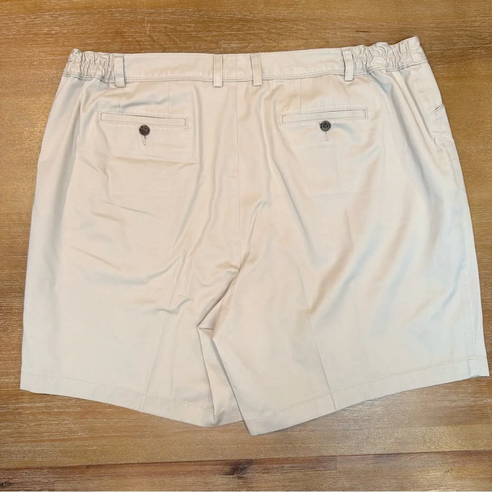 Eddie Bauer Women’s Khaki Shorts Wrinkle Resistant 100% Cotton 10” inseam Sz 22W